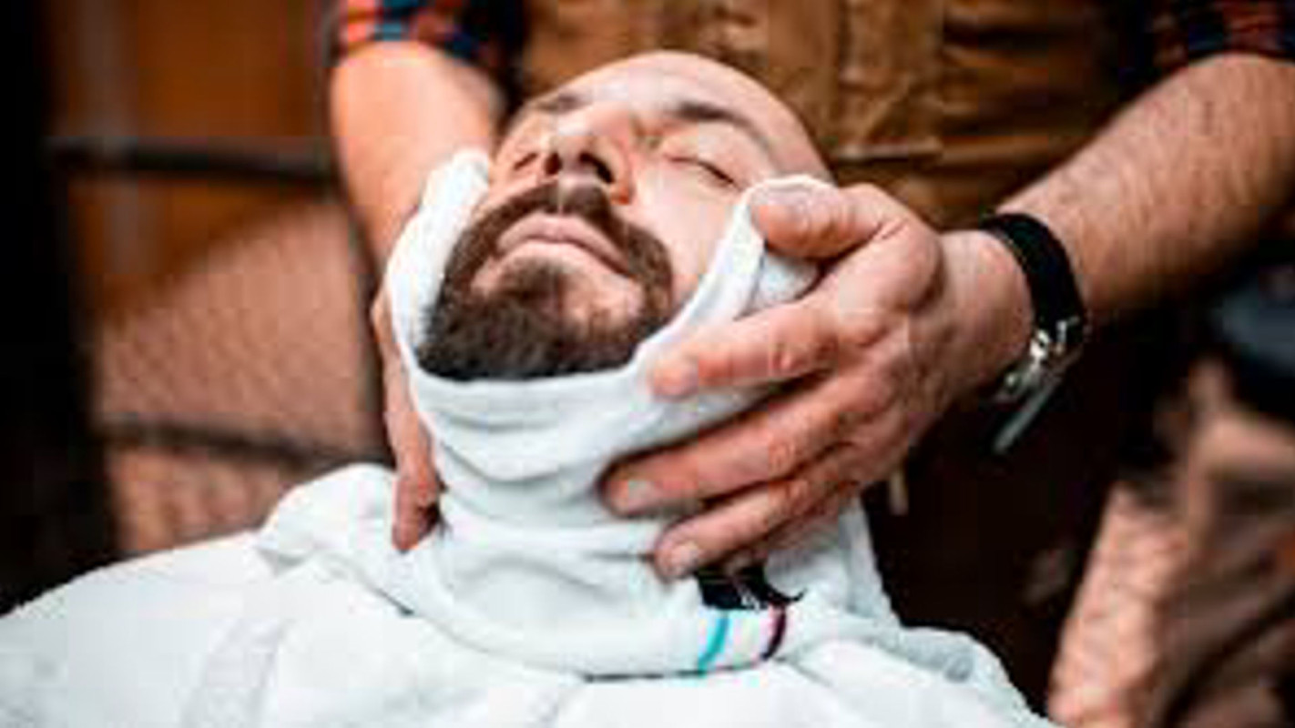 Beard trim with Blade and hot towel
